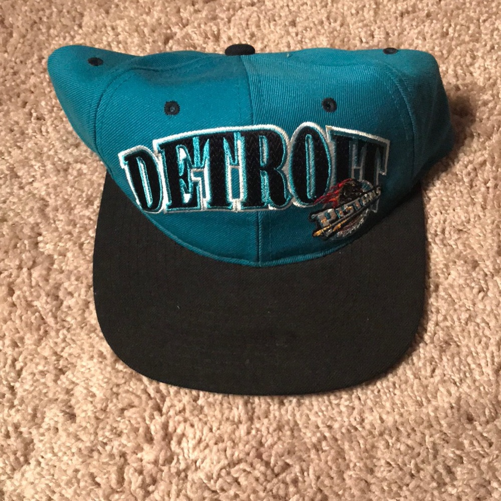 Vintage Detroit Pistons starter hat!